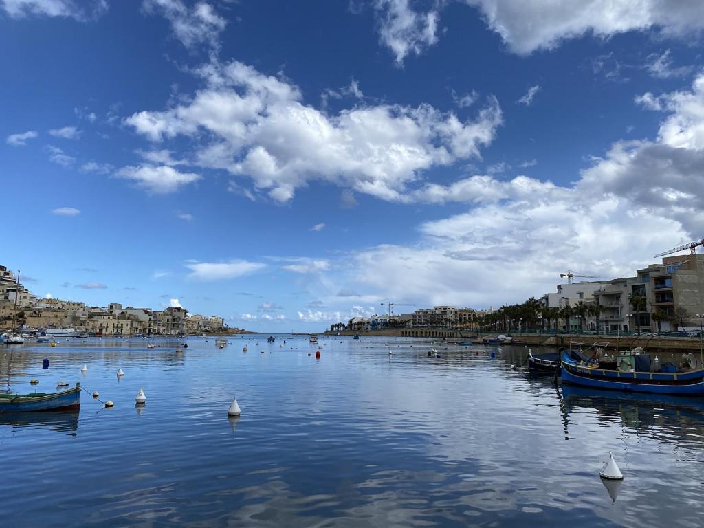 Trendy Seaside Escape 2 Bedroom Penthouse Marsaskala Exterior foto